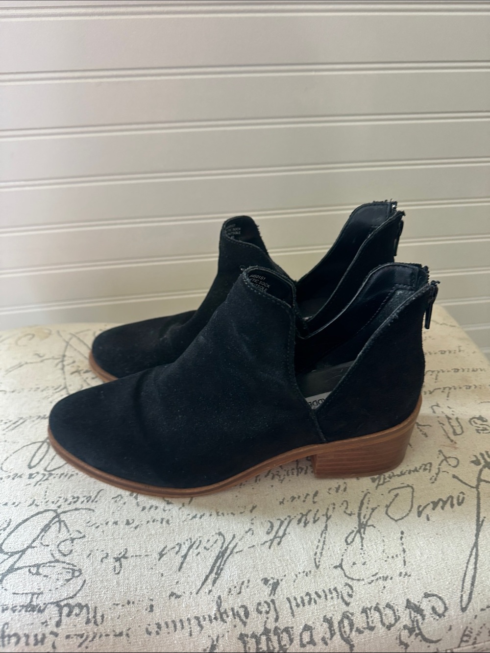 Steve Madden Black Suede Low Heel Ankle Booties 7.5